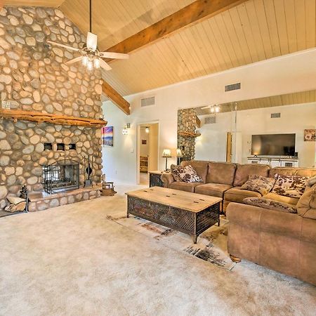 Lush Pinetop Retreat With Large Deck And Wooded Yard! Εξωτερικό φωτογραφία