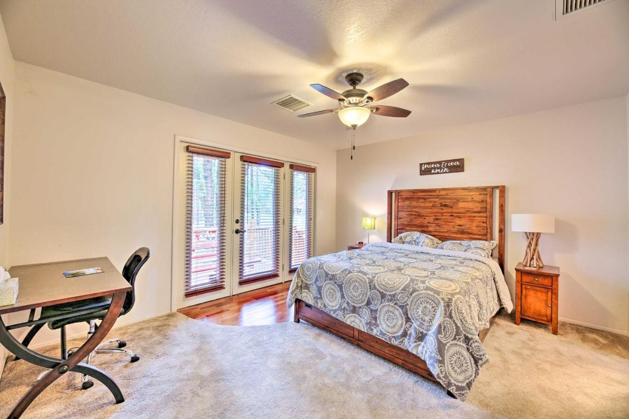 Lush Pinetop Retreat With Large Deck And Wooded Yard! Εξωτερικό φωτογραφία